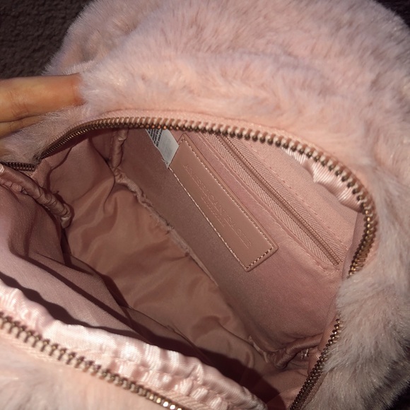 AE fluffy mini backpack/clutch - Picture 3 of 4